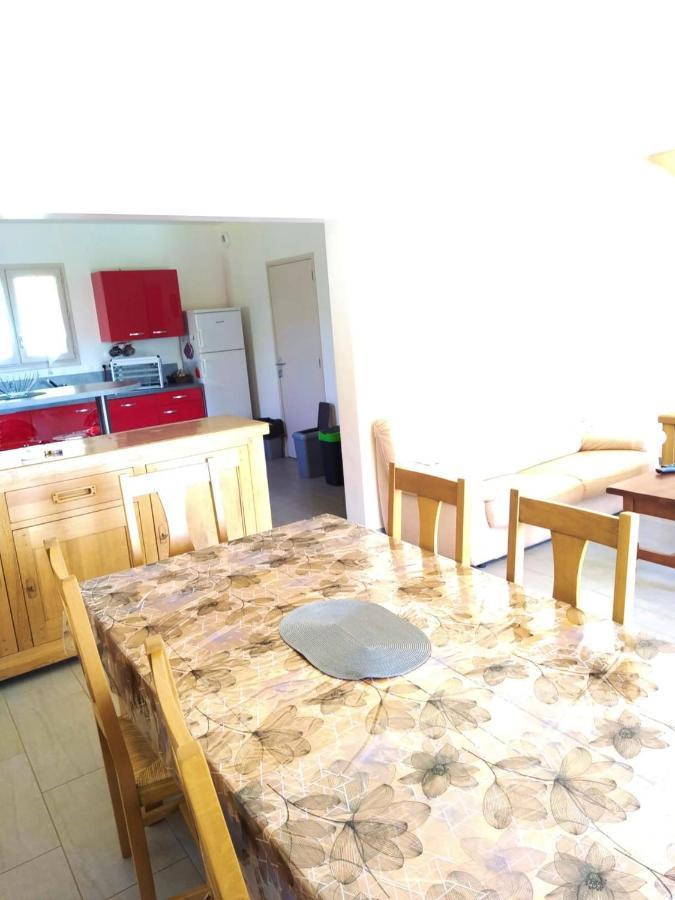 Maison Accueillante A Nant Avec Piscine Partagee المظهر الخارجي الصورة