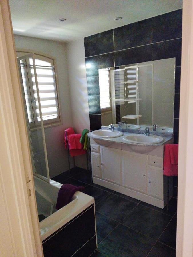 Maison Accueillante A Nant Avec Piscine Partagee المظهر الخارجي الصورة